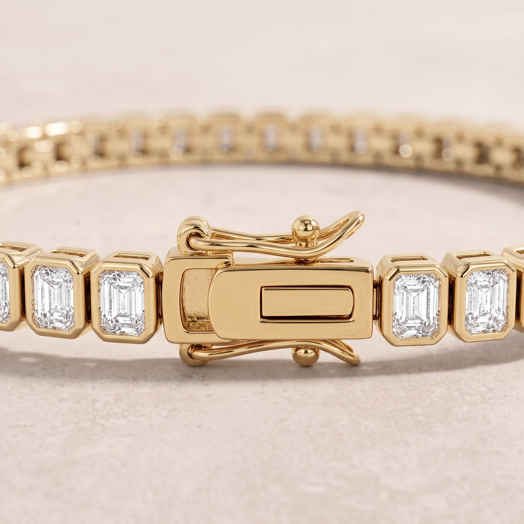 18k Gold Diamond Geo Bracelet