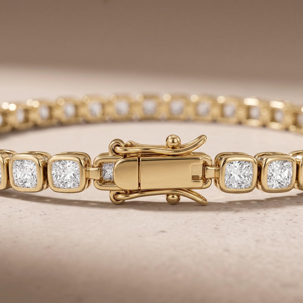 18k Gold Diamond Rogo Bracelet