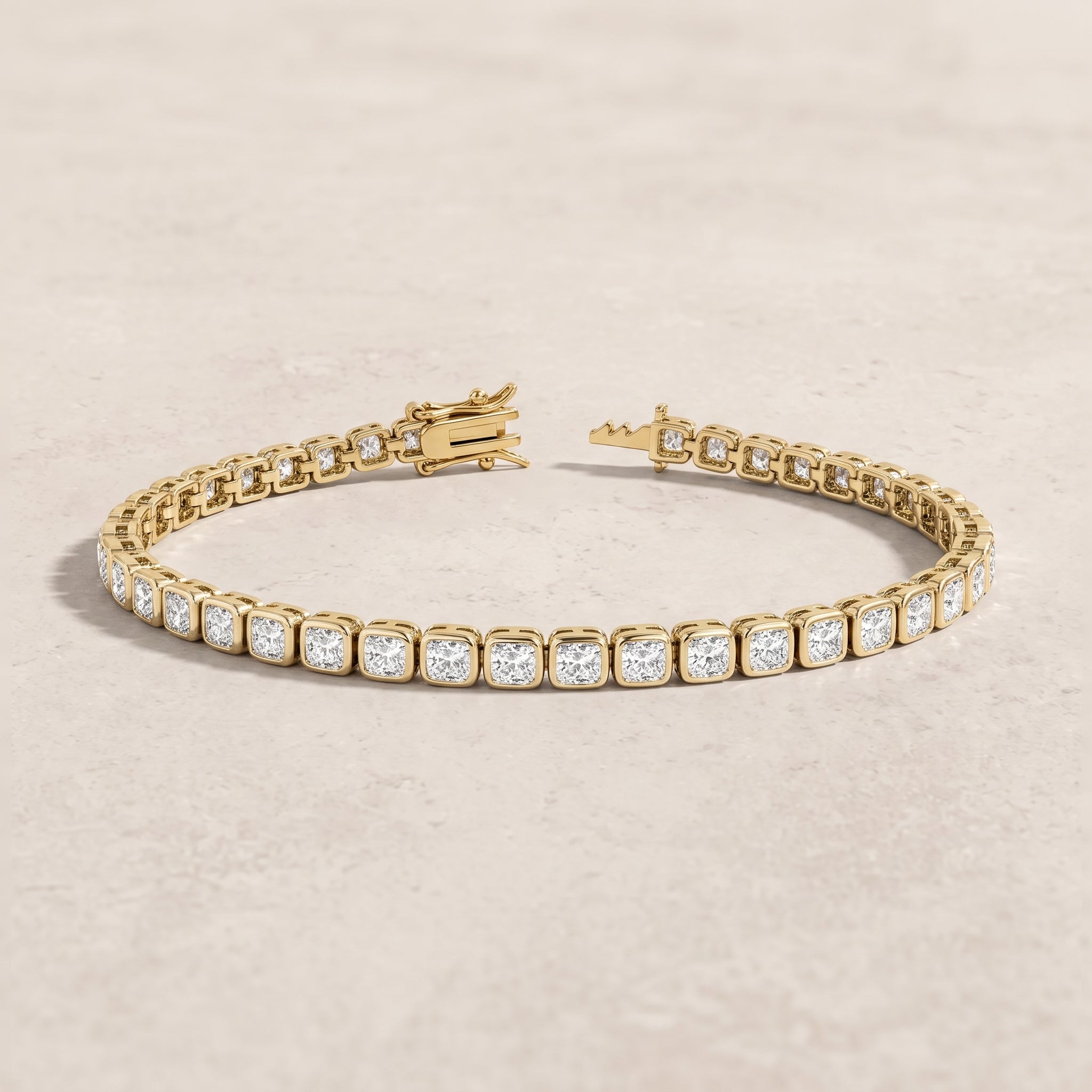 18k Gold Diamond Rogo Bracelet