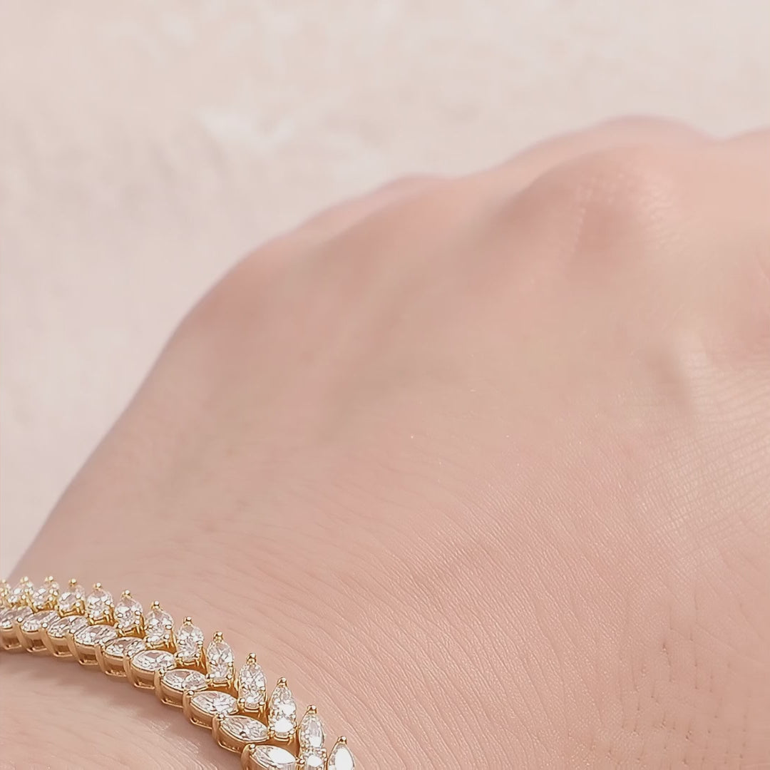 18k Gold Diamond Datum Bracelet